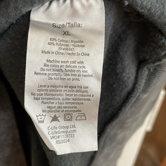 DISNEY Women's Lilo & Stitch Simply Stitch Crew Sweatshirt Size XL - Picture 4 of 6